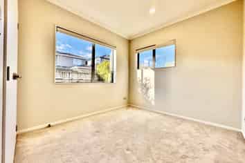 18 Hangahai Road, Flat Bush