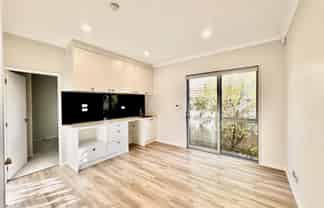 18 Hangahai Road, Flat Bush