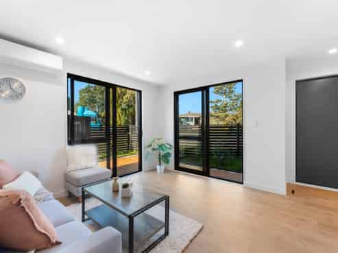8A-8F Rowan Terrace, Te Atatu South