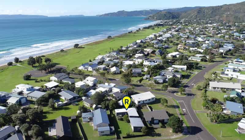 102 Sands Crescent, Matarangi