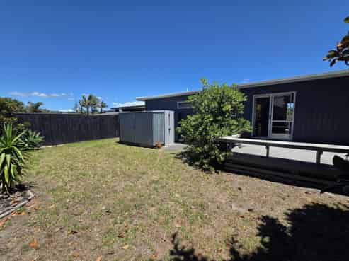 102 Sands Crescent, Matarangi