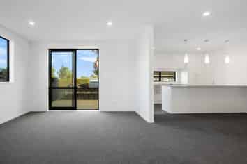 1/10 Shamrock Lane, Te Atatu Peninsula