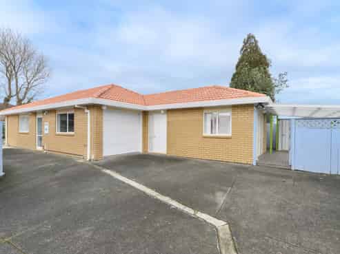 12B Howell Crescent, Mount Roskill