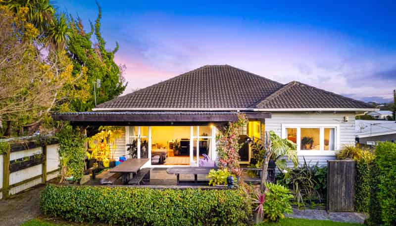 334 West Coast Road, Glen Eden