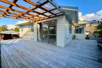27 Loughanure Place, Massey
