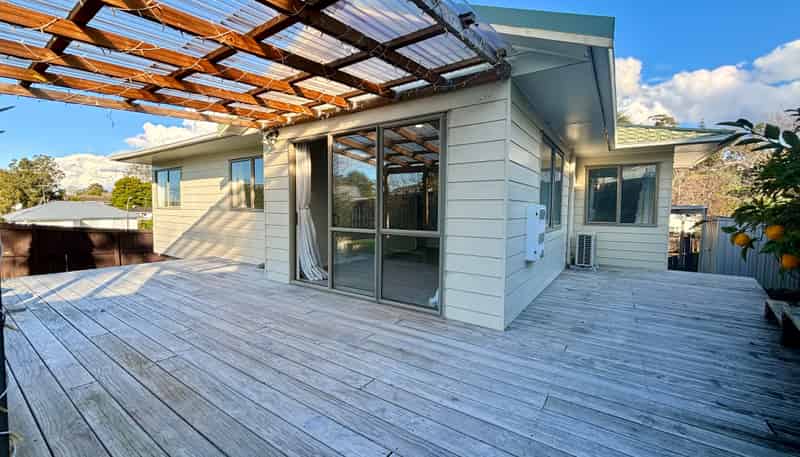 27 Loughanure Place, Massey
