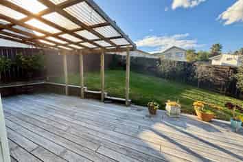 27 Loughanure Place, Massey
