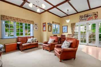 5 Coach Lane, Belmont