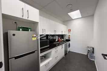 454Sqm Warehouse & Office In Secure Complex