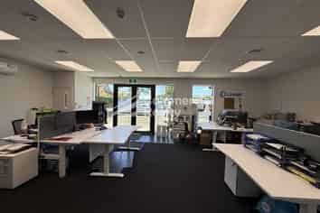 454Sqm Warehouse & Office In Secure Complex