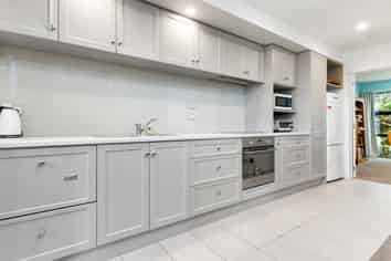 16 Saracen Avenue, Northwood