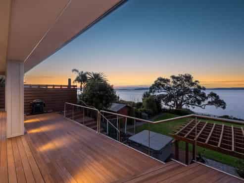 33  Pohutukawa Road, Beachlands