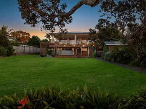 33  Pohutukawa Road, Beachlands