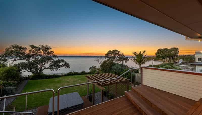 33  Pohutukawa Road, Beachlands