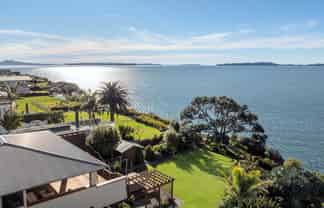 33  Pohutukawa Road, Beachlands