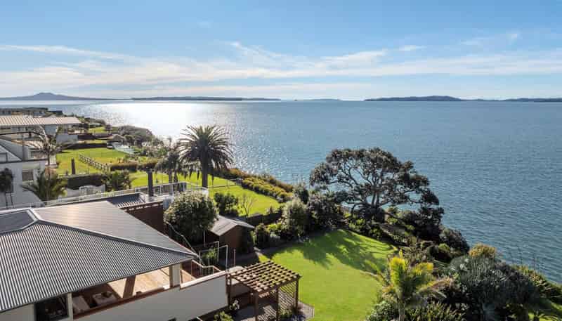 33  Pohutukawa Road, Beachlands
