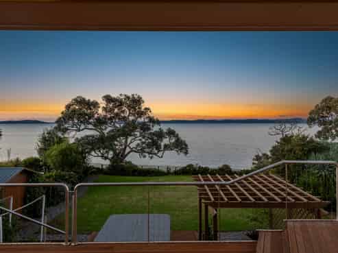 33  Pohutukawa Road, Beachlands