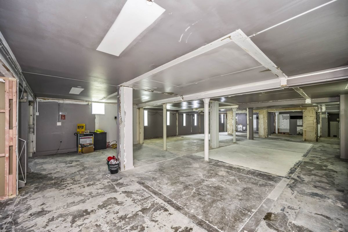 Basement Retail + Outdoor Space | K'Road - Mehr