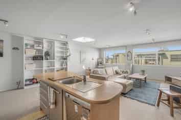 11/337 Jackson Street, Petone