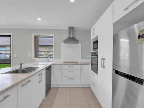 12 Teafields Court, Huntington