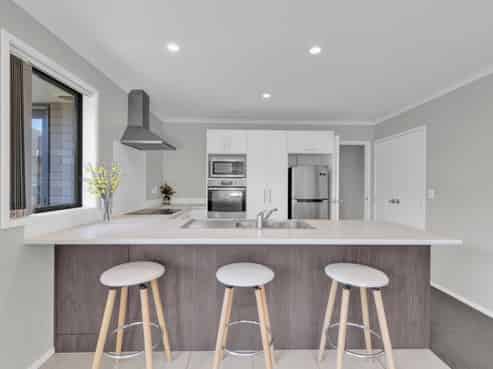 12 Teafields Court, Huntington