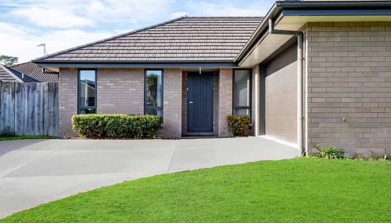 12 Teafields Court, Huntington