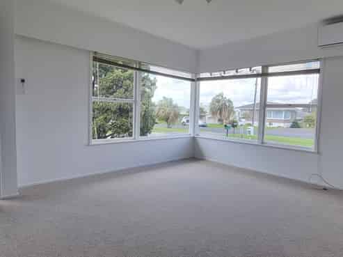 1/12 Aramoana Avenue, Devonport