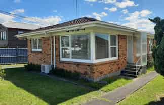 1/12 Aramoana Avenue, Devonport