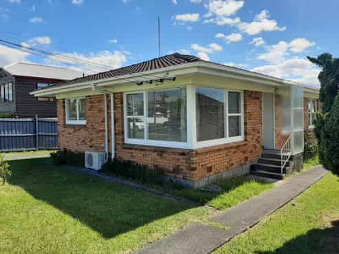 1/12 Aramoana Avenue, Devonport