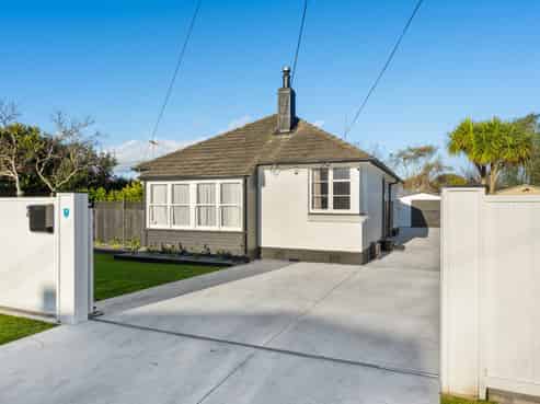 21 Hadfield Crescent, College Estate