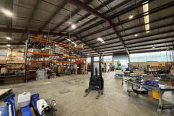 Prominent Road Front Industrial – 1,537m²