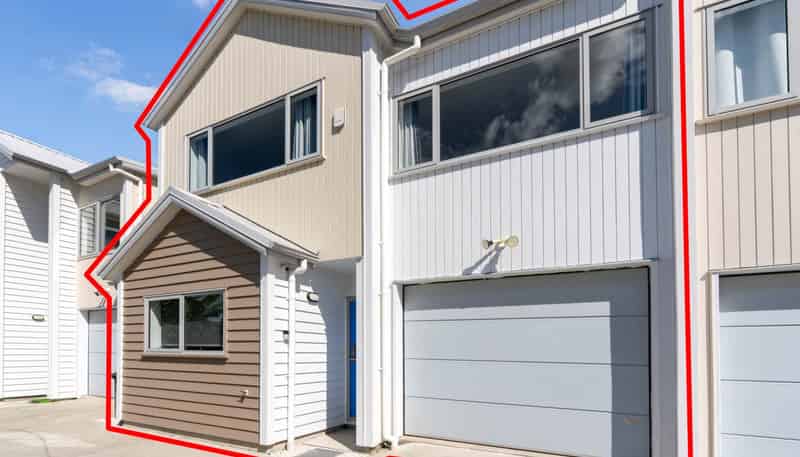 8D Taurima Avenue, Point England