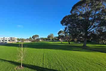 8A Taurima Avenue, Point England
