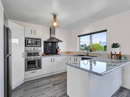 28a Jules Crescent, Bell Block