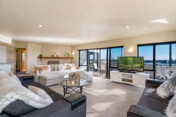 8 Lorrigan Way, Welcome Bay