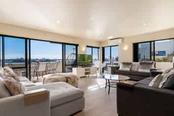 8 Lorrigan Way, Welcome Bay