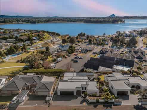 8 Lorrigan Way, Welcome Bay