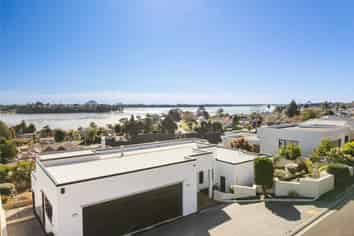 8 Lorrigan Way, Welcome Bay