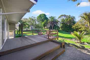 8 Blue Gum Rise, Sunnyhills