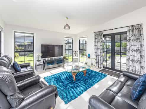 8 Lithgow Drive, Otamatea