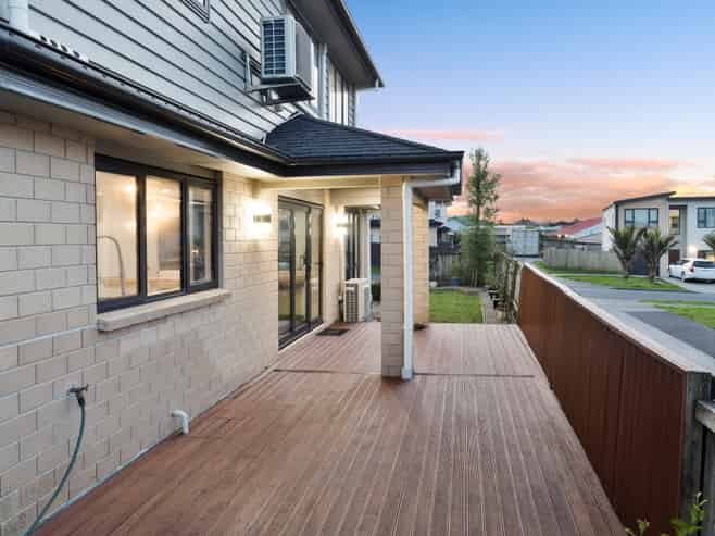 22 Millcroft Lane, Ranui