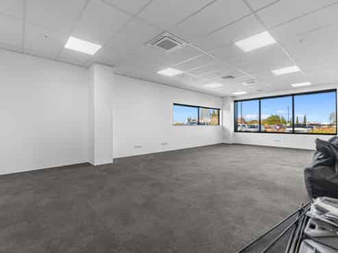 Exceptional office space with 15 car parks