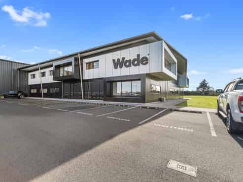 Exceptional office space with 15 car parks