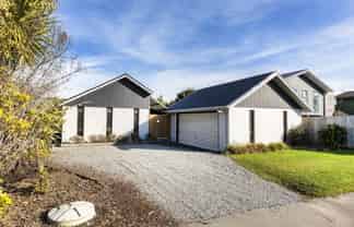 176 Rocking Horse Road, Southshore