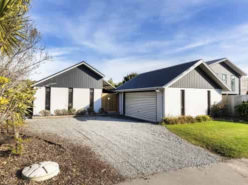 176 Rocking Horse Road, Southshore