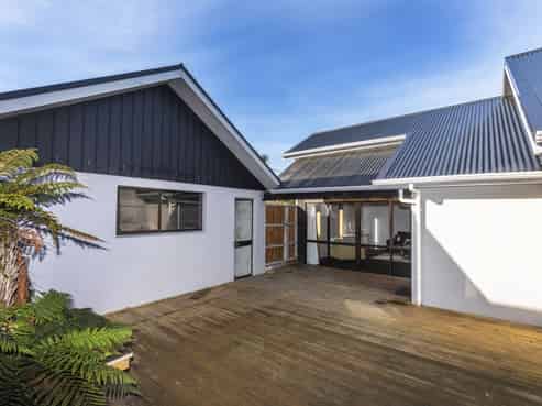 176 Rocking Horse Road, Southshore