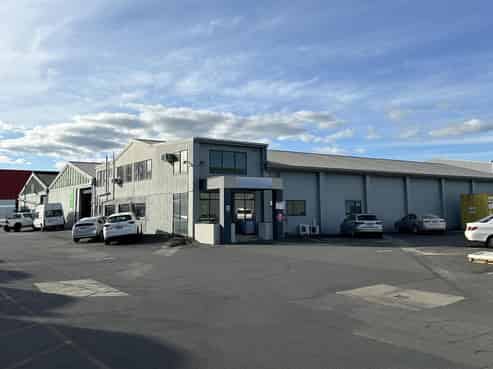 CBRE | 1,082sqm Cost Effective Warehouse