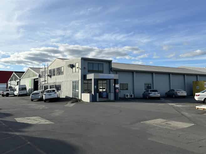 CBRE | 1,082sqm Cost Effective Warehouse