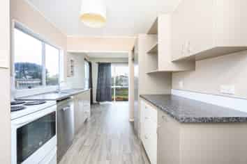 40 Geraldine Crescent, Cloverlea