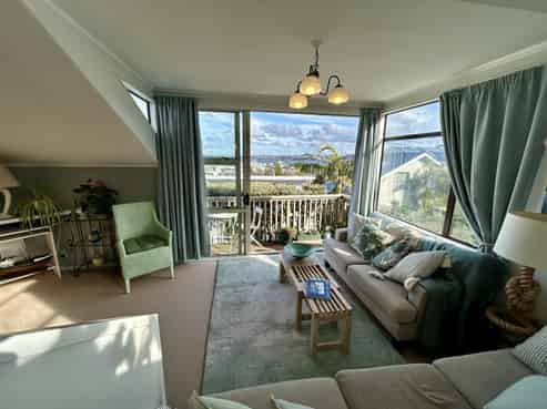 2/9 Calliope Road, Devonport
